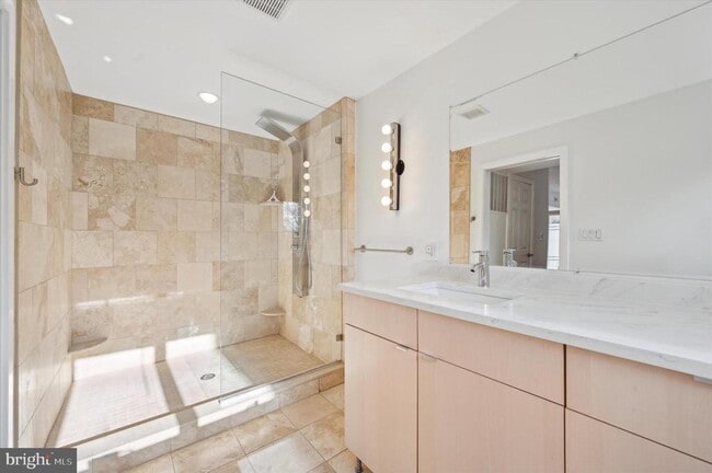 Building Photo - 29 Rolling Rd