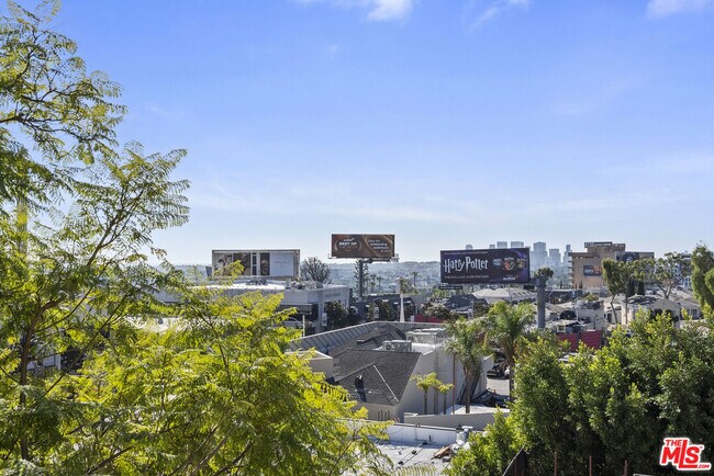 Building Photo - 1326 Londonderry View Dr