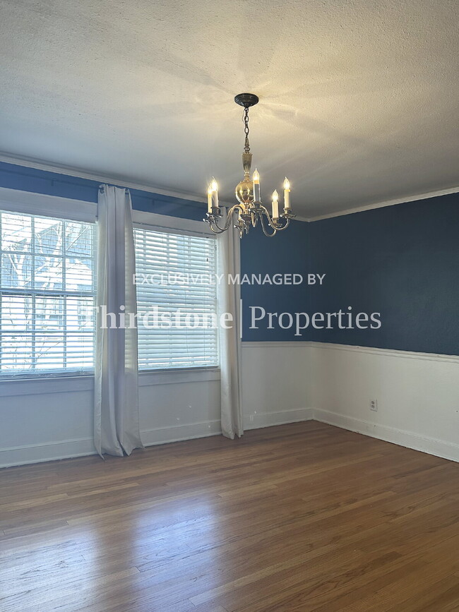 Building Photo - 2779 Riverside Ave