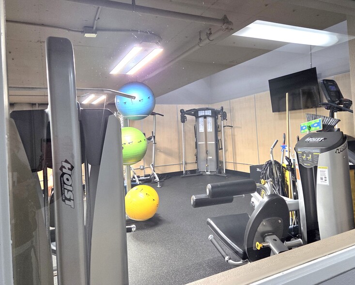 Gym - 10982 Roebling Ave