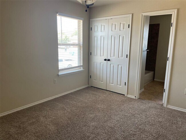 Building Photo - 366 Joanne Lp