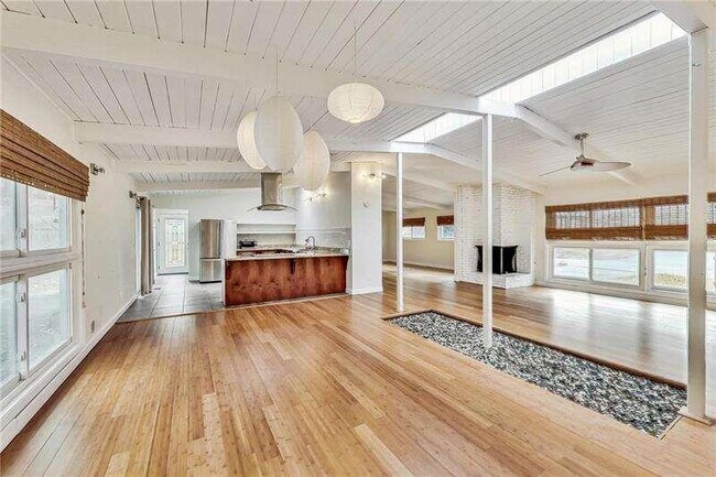 Building Photo - 3121 Lynnray Dr