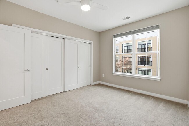 Building Photo - 989 S Buchanan St