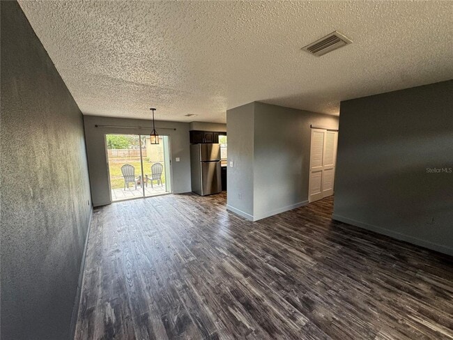 Building Photo - 3Br/1Ba Pet Friendly With Large Fenced Back Yard