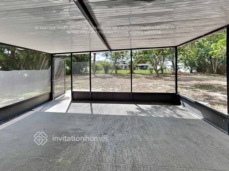 Building Photo - 2310 Sandrala Dr