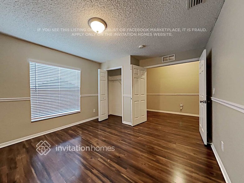 Building Photo - 4870 Manchester Dr