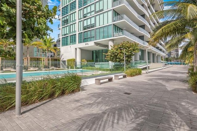 Building Photo - 3131 NE 7th Ave