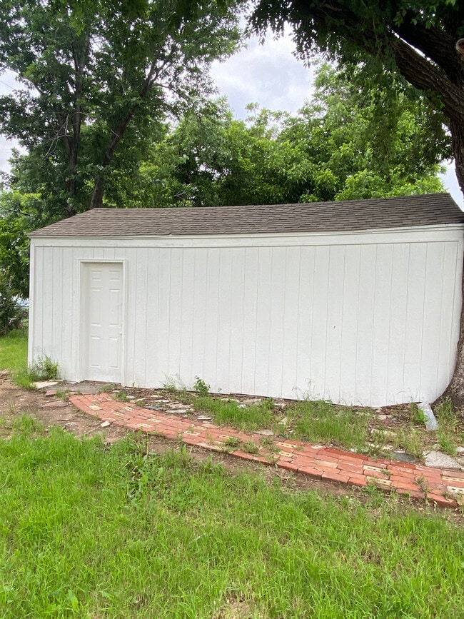Building Photo - 3812 NW 16th St