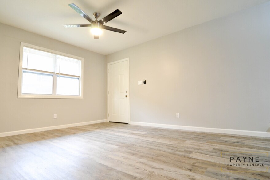 Building Photo - 4333 Rosemont Dr #B
