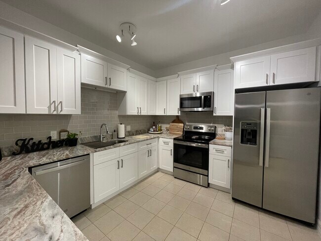 Building Photo - 3111 Sun Lake Ct