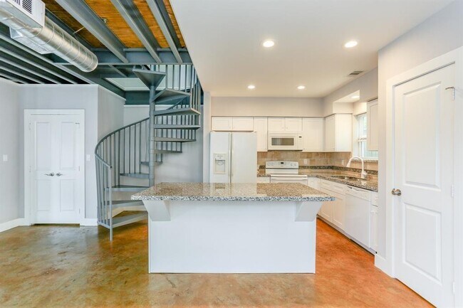 Building Photo - 4120 Beggs St