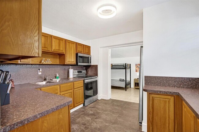 Building Photo - 6110 SW 38th St