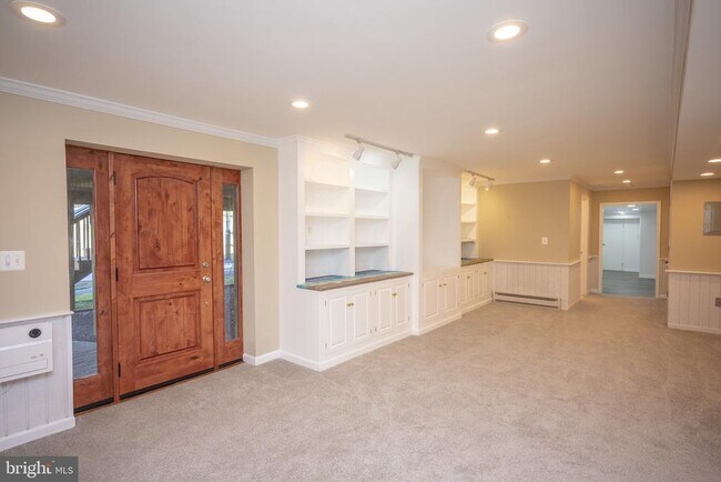 Building Photo - 2104 Steuben Way