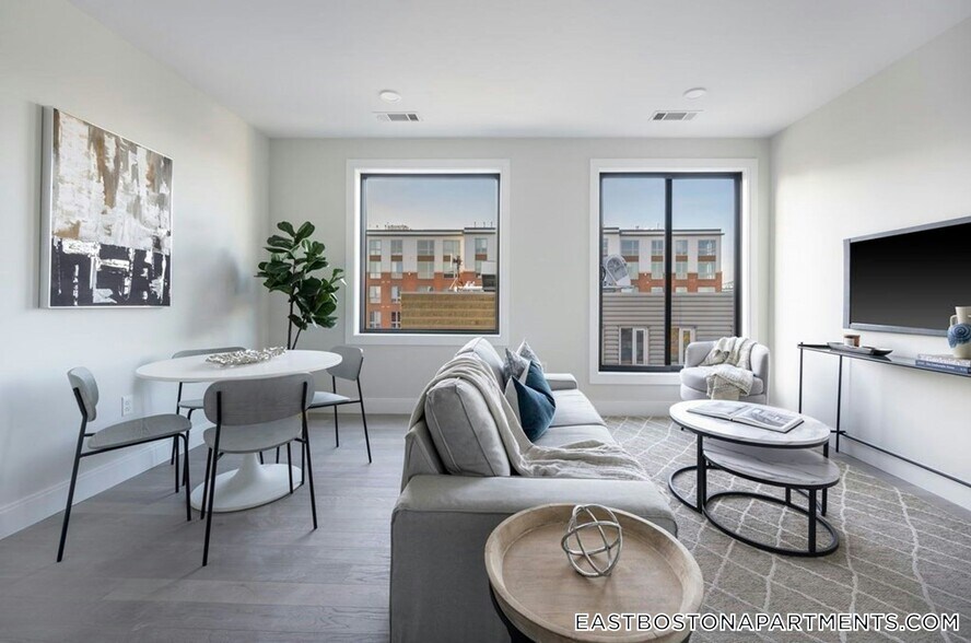 Building Photo - 152 Liverpool St