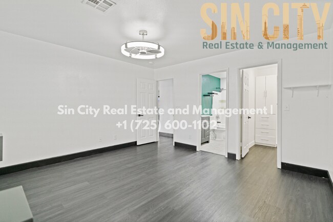 Building Photo - 749 Salt Flats Cir