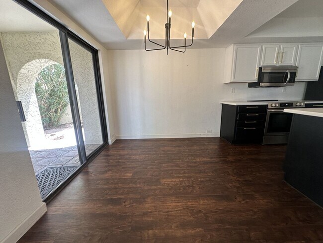 Building Photo - Point South Mountain; Located in the highly desirable Point South Mountain Community, resort styl...