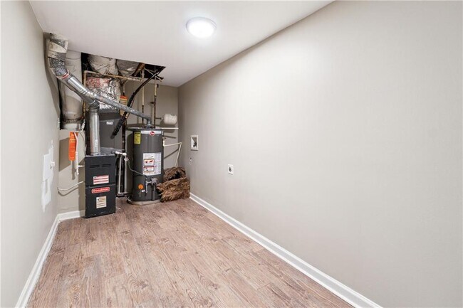 Building Photo - 4326 Dogwood Farms Dr