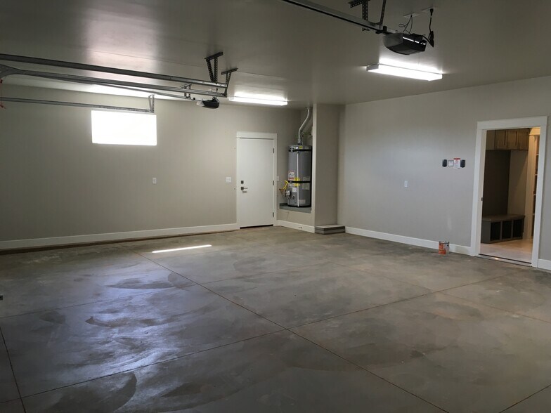 painted and trimmed garage - 3952 S Saddleback Rd