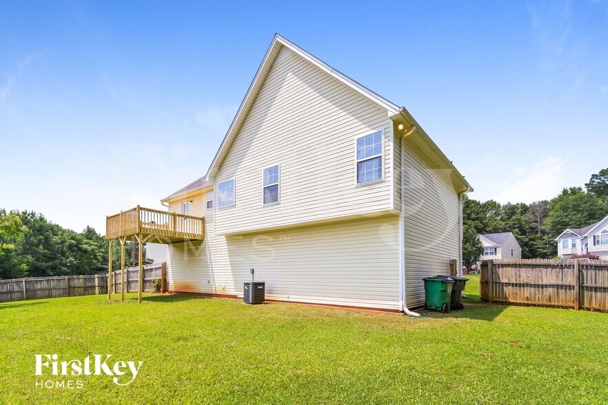 Building Photo - 209 Oakwood Pl