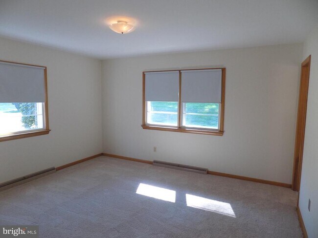Building Photo - 1413 Cherokee Ln