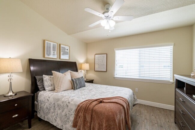 Building Photo - 202 Ivory Coral Ln