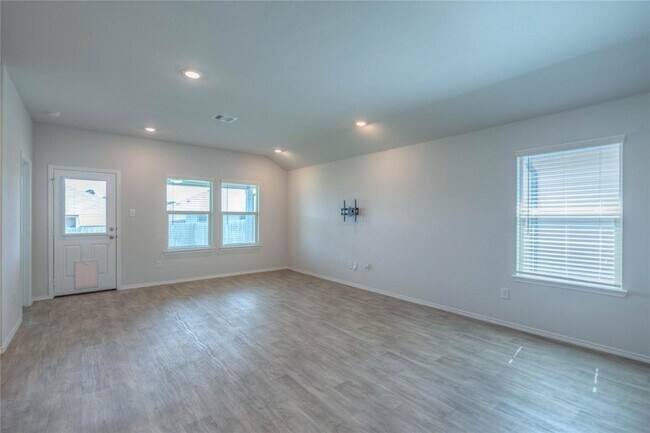Building Photo - 204 Rockbridge Dr