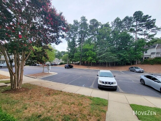 Building Photo - 614 Canyon Lake Cir