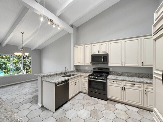 Building Photo - 1334 Miraflores Glen