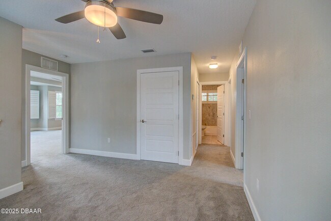 Building Photo - 1320 N Beach St