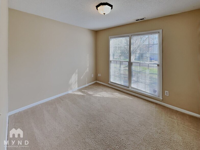 Building Photo - 11721 Long Forest Dr