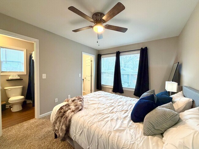 Building Photo - 925 Woody Hills Dr - Furnished Rental