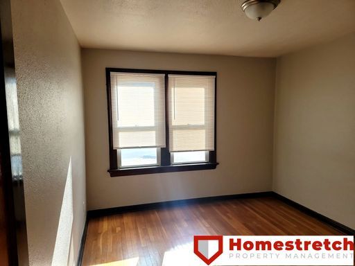 Building Photo - Cozy Two Bedroom Home! Move In Ready!!