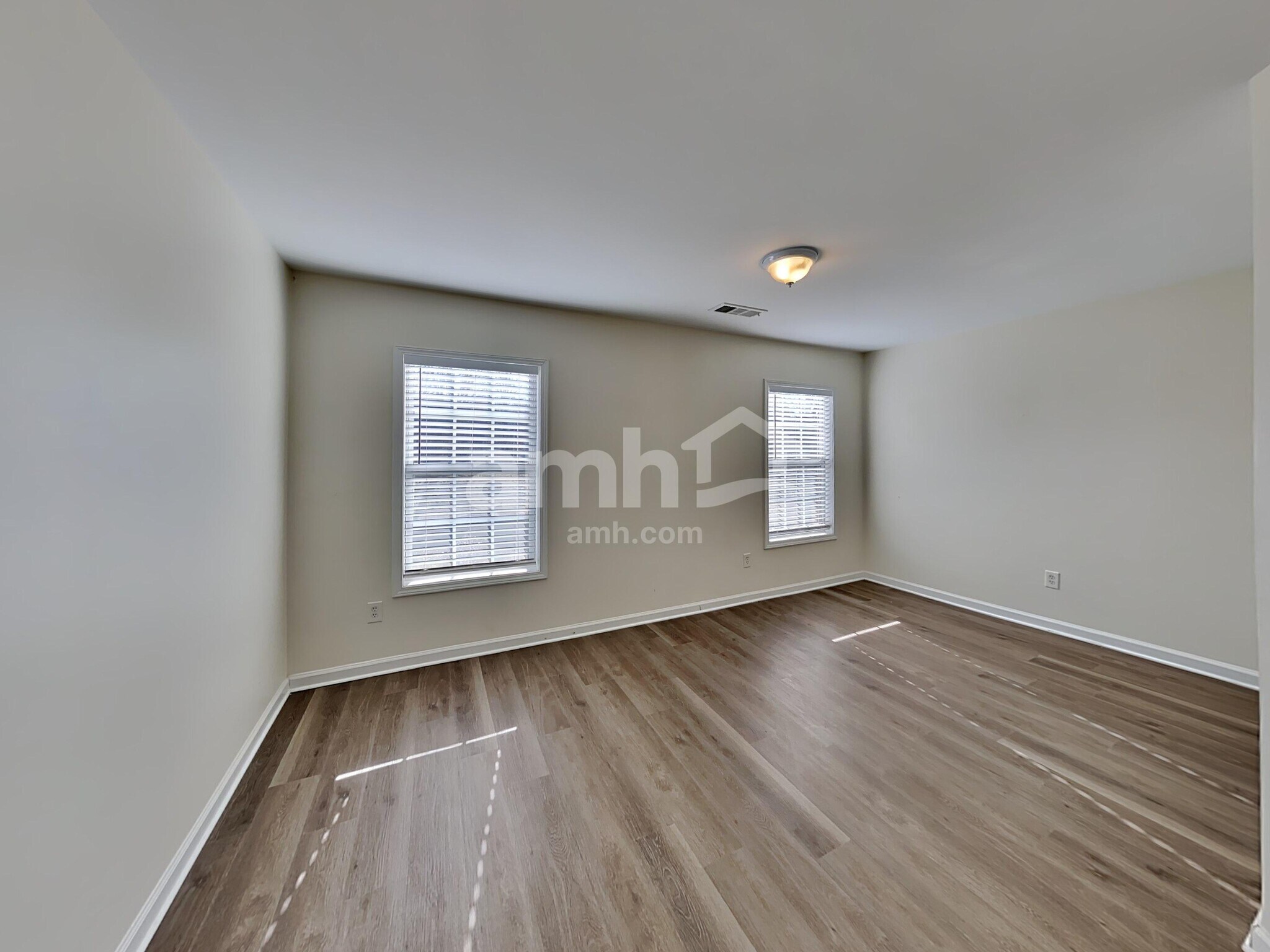 Building Photo - 811 Buffington Way