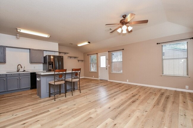 Building Photo - 4818 King Hallow Ln