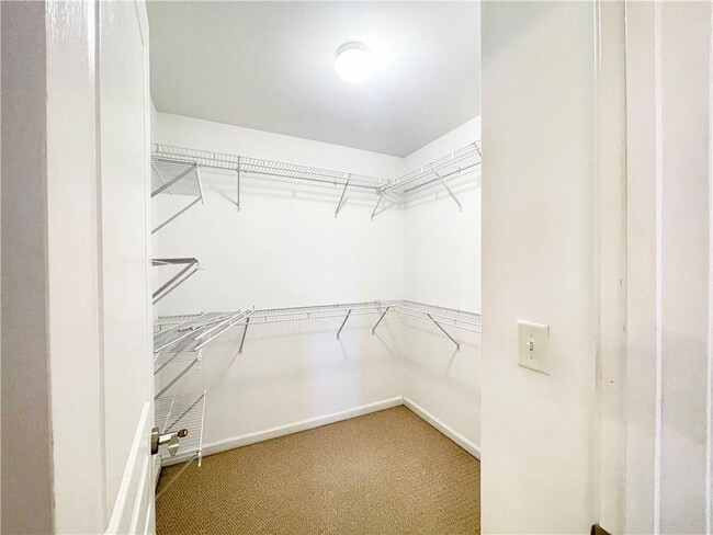 Building Photo - 555 Vinings Springs Dr SE