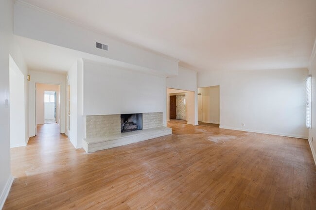 Building Photo - West Torrance 4 bedroom 2 bath