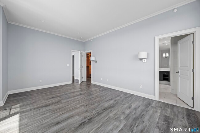Building Photo - 100 Parrott Drive