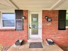 Building Photo - 1720 Traveller Rd