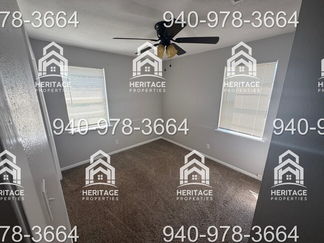 Building Photo - 2805 Southridge Dr