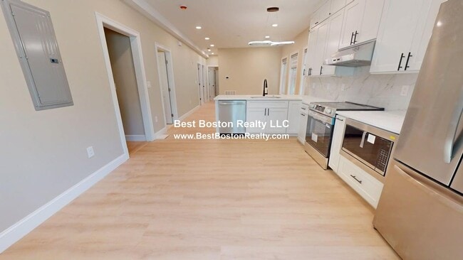 Building Photo - 231 Highland Ave