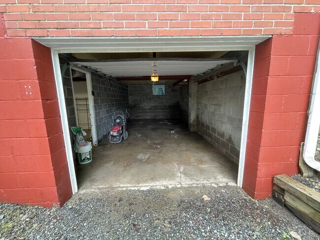 Building Photo - Tastefully Updated 3 Bedroom Home in McCan...