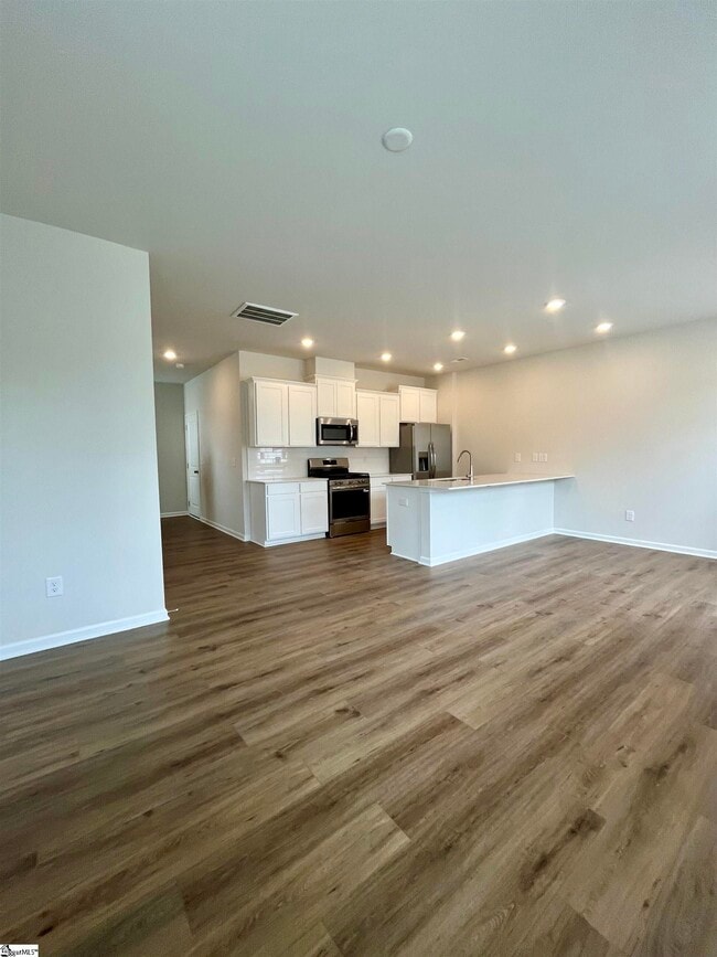 Building Photo - 7 Twiggs Ln