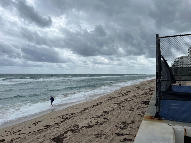 Building Photo - 3540 S Ocean Blvd