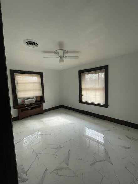 Building Photo - 1192 Overlook Ave