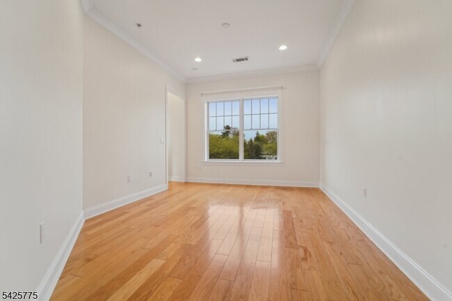 Building Photo - 1212 The Plaza