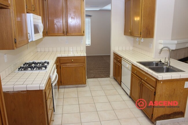 Building Photo - Spacious 3-Bedroom Home with Comfortable Living Space