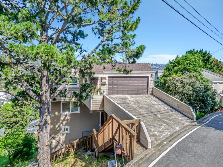 Building Photo - 1117 Humboldt Rd