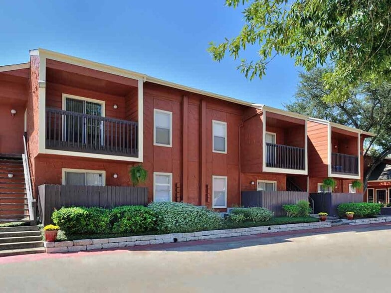 Building Photo - Lakeshire Place Apartment Homes