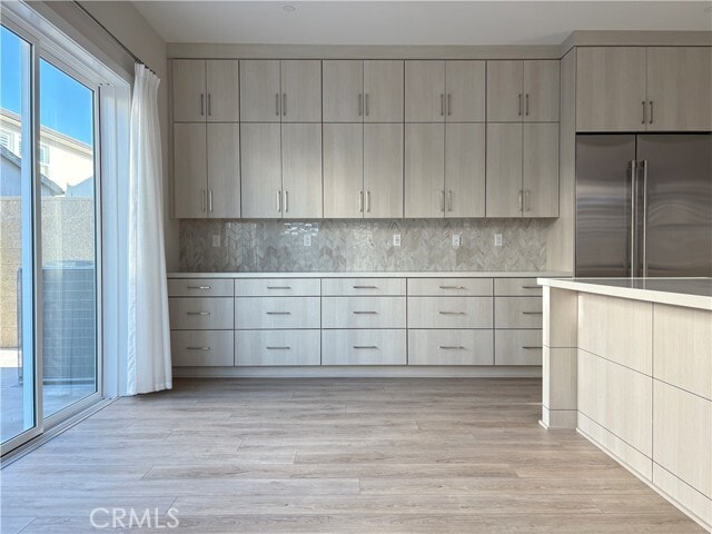 Building Photo - 160 Longden