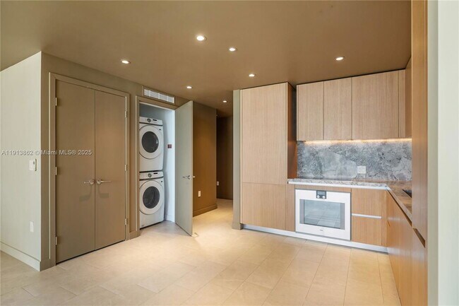 Building Photo - 500 Alton Rd